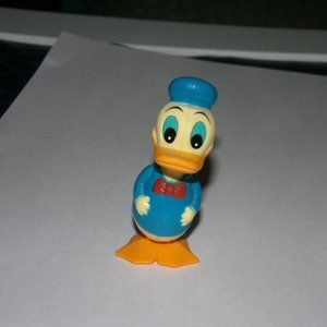 vintage Disney  Donald duck hard old plastic.